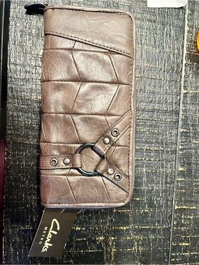 Clarks Brown Quilted Ring-Accent Zip Wallet